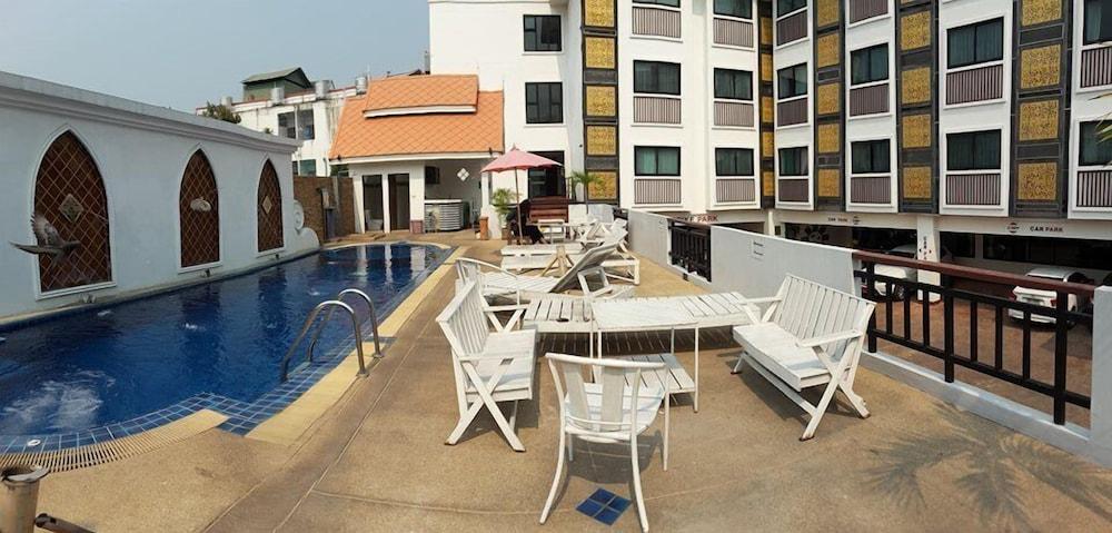 Wangburapa Grand Hotel Chiang Mai Exterior foto