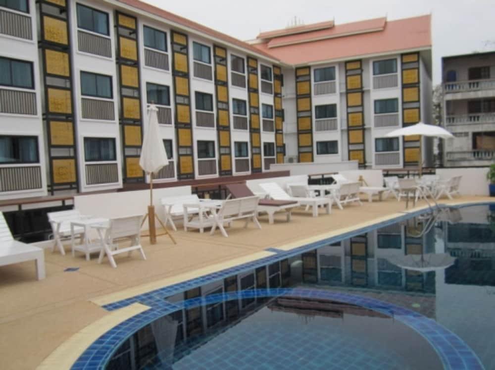 Wangburapa Grand Hotel Chiang Mai Exterior foto