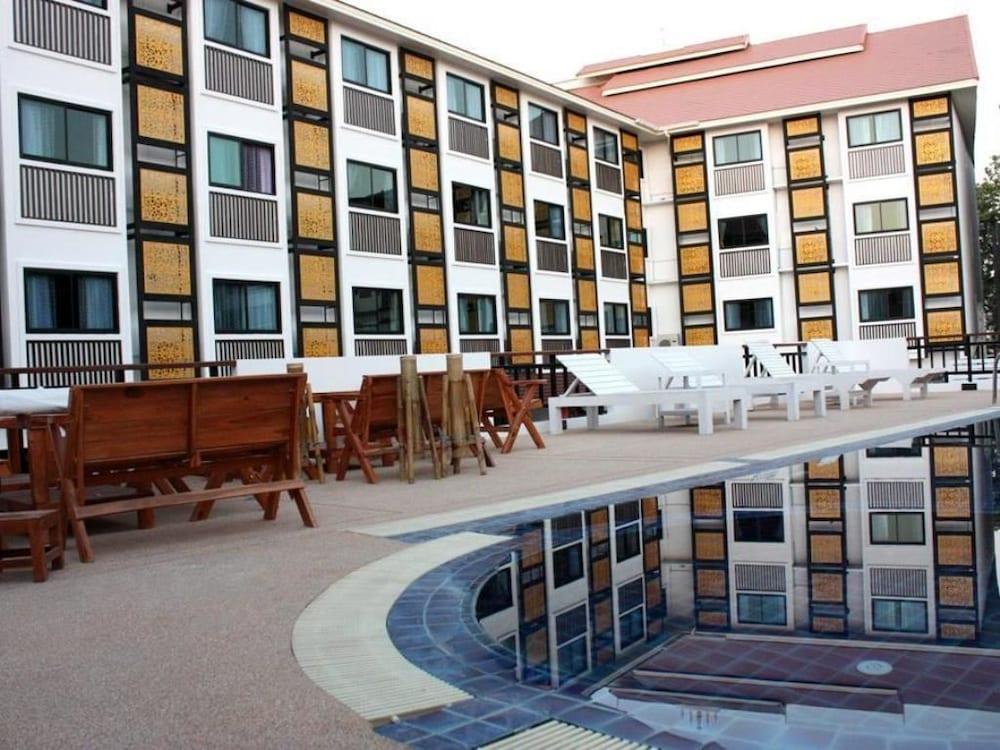 Wangburapa Grand Hotel Chiang Mai Exterior foto